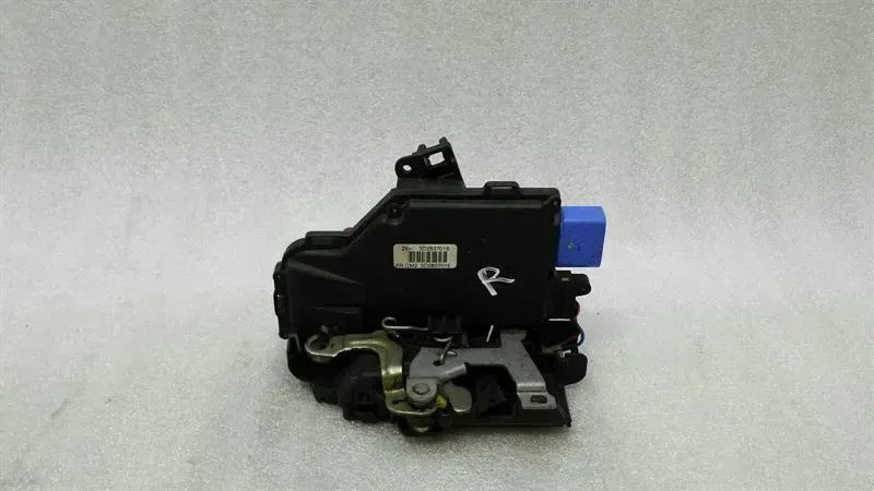 Porsche Boxster 987 RHD right door lock 3D2837016 right handlebar VW