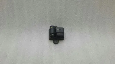 Mercedes E Class W212 Glow Plug Relay (Diesel) A6519000900 Incandescent Control Unit OM651