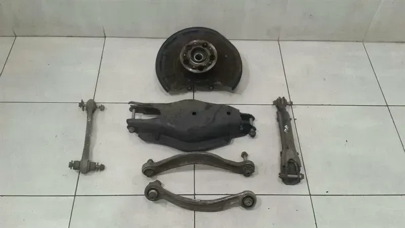 Mercedes E W212 Right Rear Hub A2123500241 Wheel Bearing Housing Rear RE Complete