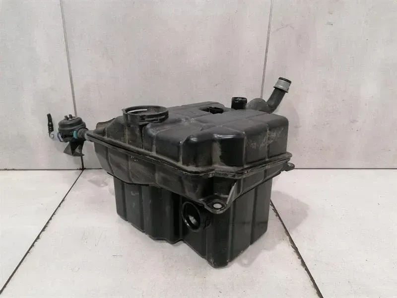 Porsche Boxster 718 expansion tank 982121407C expansion tank cooling water