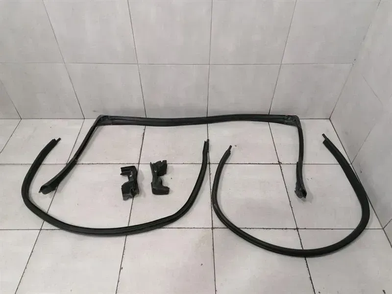 Porsche Boxster 718 Roof Soft Top Seal 98153707704 Roof Gaskets