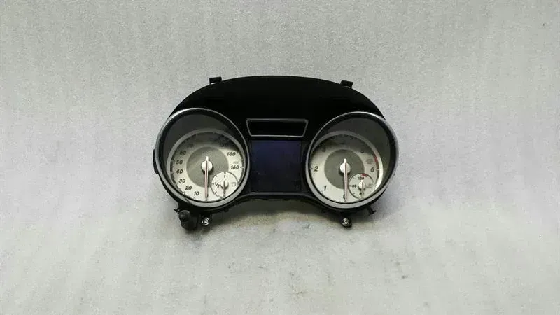 Mercedes GLA X156 Instrument Cluster A1569009902 Speedometer MPH Diesel