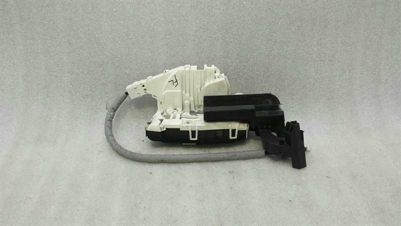 Mercedes GLA X156 front left door lock A1667200735 door lock front left RHD