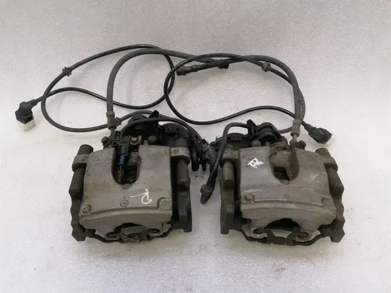 Mercedes C Class W205 Rear Brake Caliper Set A2054230381 Rear Caliper Set