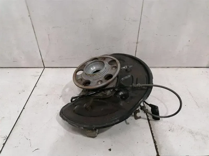 Mercedes C Class W205 Left Rear Hub A2053500141 Wheel Bearing Housing Rear Left