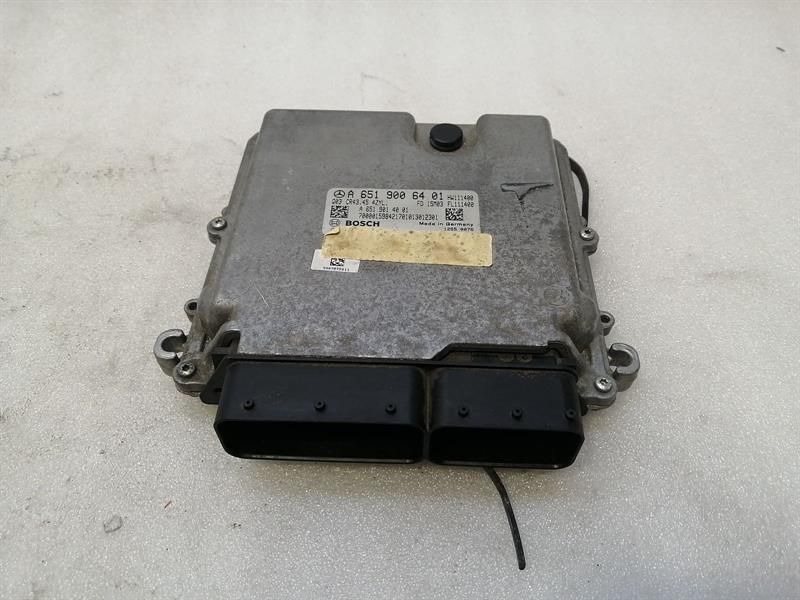 Mercedes C Class W205 Engine ECU A6519006401 Engine Control Unit OM651