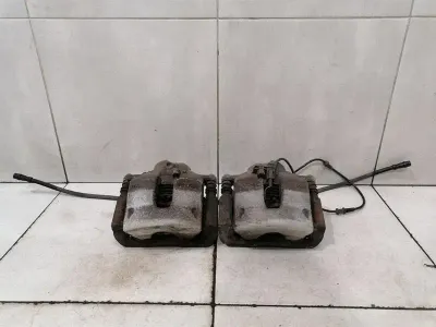 Mercedes C Class W204 front brake caliper set A2044212381 caliper front set