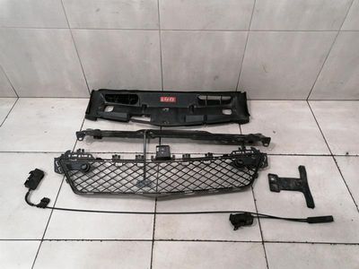 Mercedes C Class W204 Front End Clip A2046200272 Lock Carrier Front Mask