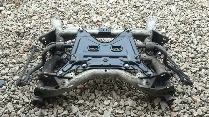 Mercedes E Class W212 Beam / Subframe Front A2186280100 Front Axle Beam