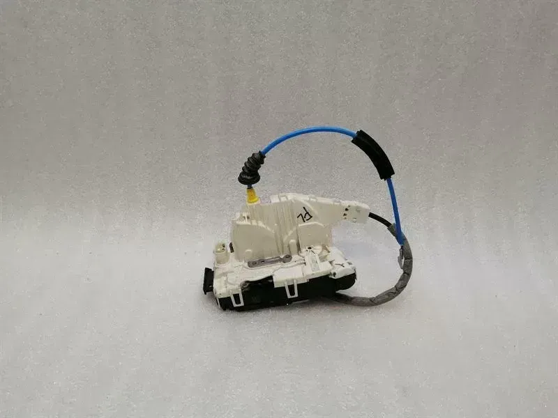 Mercedes E Class W212 Front Right Door Lock A2047202435 Door Lock Front Right