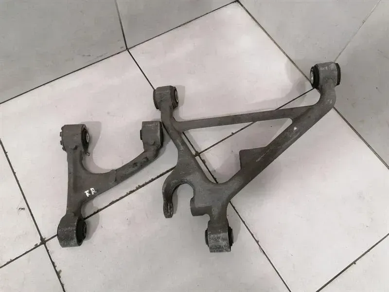 Aston Martin Vantage V8 Right Rear Wishbone Set 6G33-5B530-AE Rear Wishbone