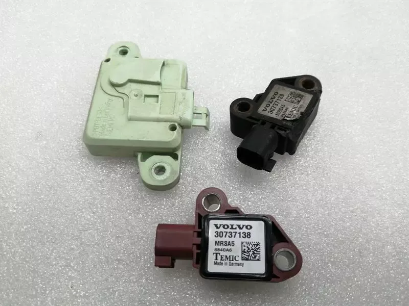 Aston Martin Vantage V8 Crash Sensor Set 5WK43576 Sensor Set