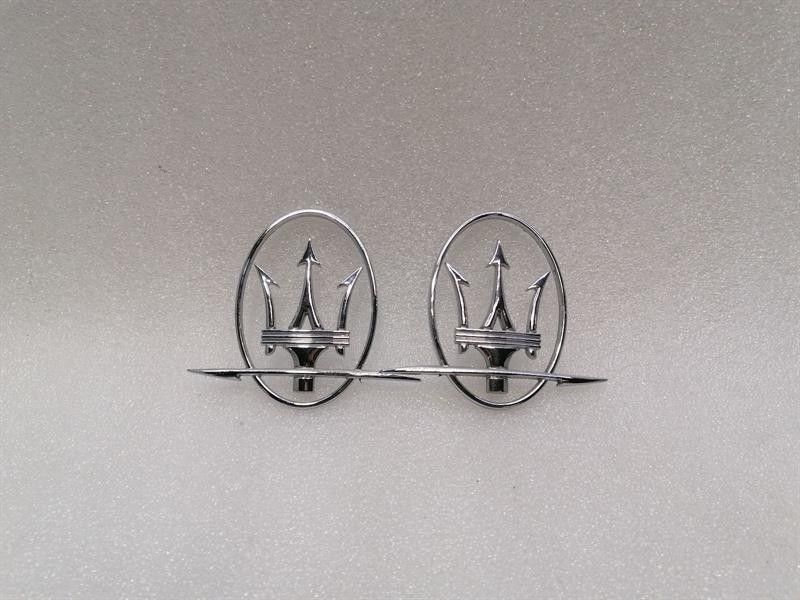 MASERATI GRANTURISMO M145 LOGO SET 89095400 67861400 EMBLEM SET