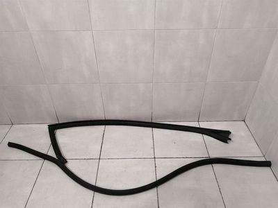 Maserati Granturismo M145 right door seal set 80089100 right door seals set