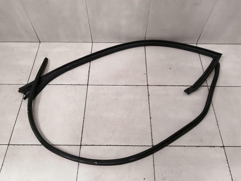 Maserati Granturismo M145 left door seal set 80089200 door seals left set