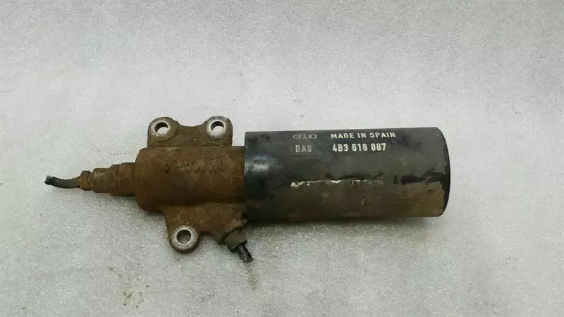 Audi RS6 4B C5 Hydraulic Valve 4B3616887 PRESSURE VESSEL DRC CHASSIS