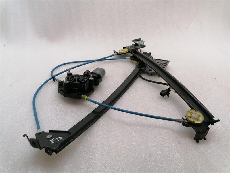 Maserati Granturismo M145 FRH Door Winder 69912100 Front Right Window