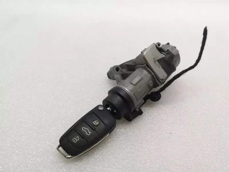 Audi RS4 8E B7 Engine IGNITION KEY 4B0905851Q Engine Control Unit KEY Ignition Lock