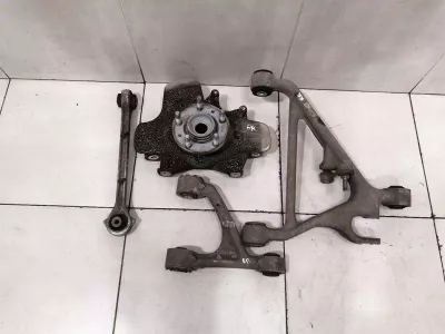 ASTON MARTIN VANTAGE V8 RRH Hub 8D33-5A970-AB Wheel Bearing Case Rear Right Set