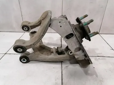 ASTON MARTIN VANTAGE V8 FLH Hub 7G43-3K185-AB Wheel Bearing Housing Front Left