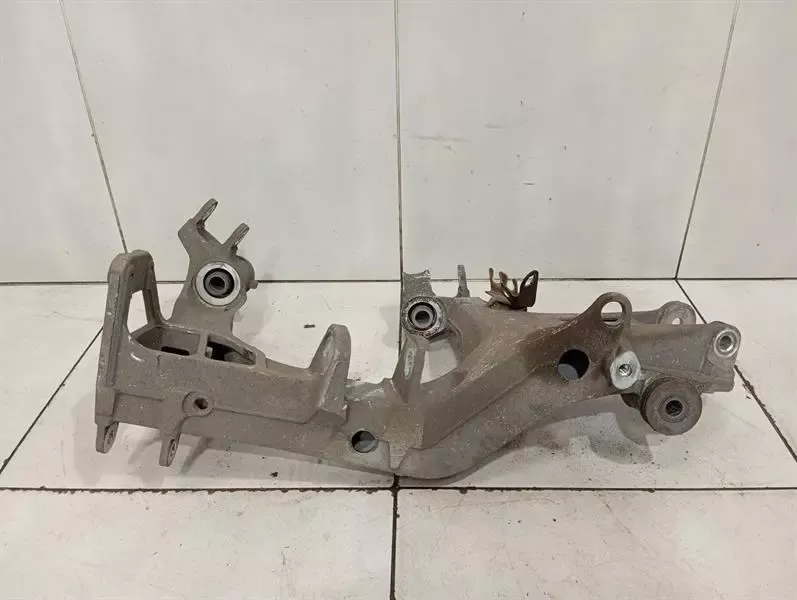 Porsche 911 997 Subframe Rear Right 99733105205 Axle Frame Rear Axle Right