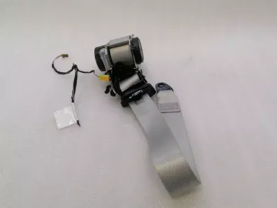 Mercedes convertible W205 front L seatbelt A2058605185 seat belt front Li 7M89