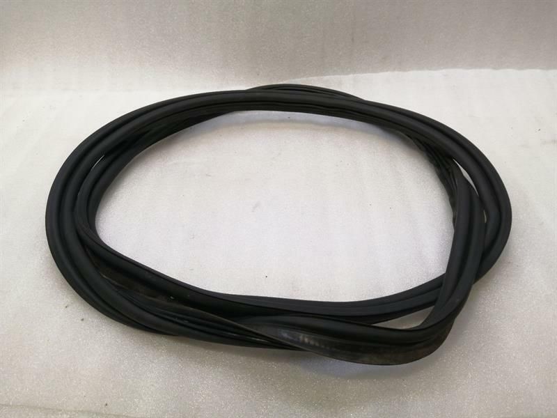 Mercedes C Class W205 Boot Seal A2057505100 Tailgate Seal Coupe