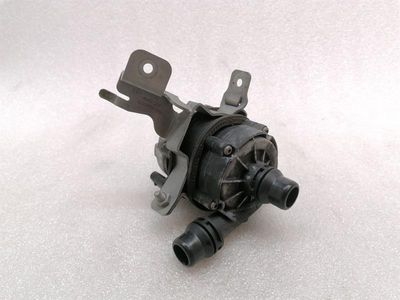 Mercedes GT63S AMG Additional Cooling Pump A0005002686 Coolant Pump Pump