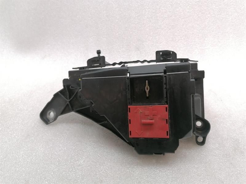 Mercedes GT 4-DOOR X290 GT63S AMG front fuse box A2135404139 RHD RIGHT HANDLEBAR