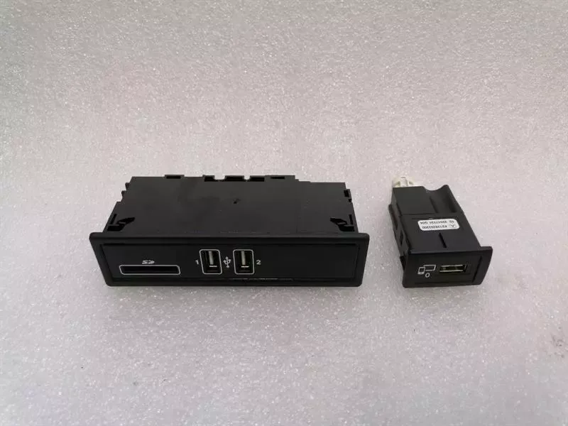 Mercedes GT 4-DOOR X290 Electronic Module A2138200401 Control Unit MULTIMEDIA