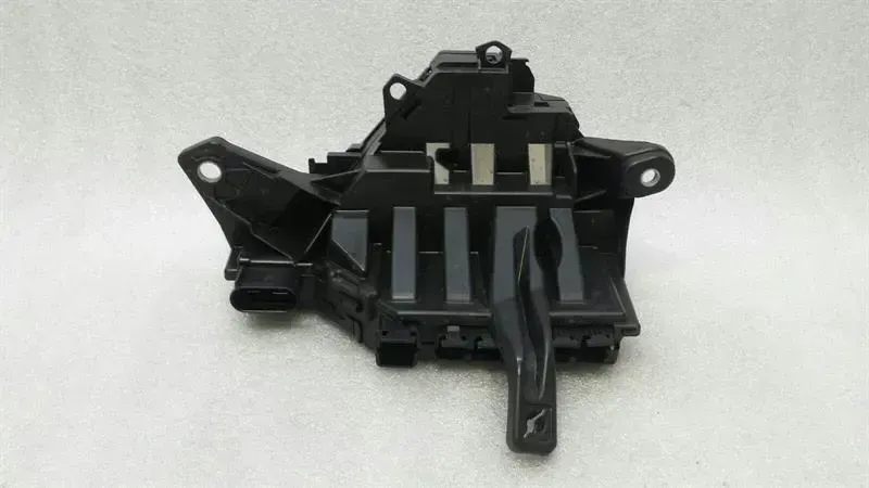 Mercedes C Class W205 Fuse Box A2055402150 Fuse Box