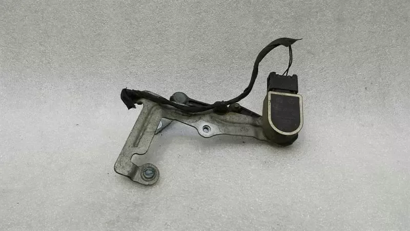 Mercedes C Class W205 RRH Suspension Level Sensor A0009053704 Level Sensor RE