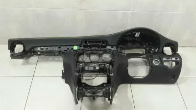 Mercedes W205 RHD Dashboard A2056805500 Right Handlebar C63 AMG Edition 1 Leather