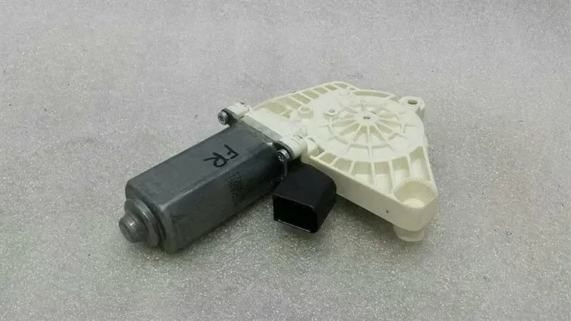 Mercedes C63 AMG W205 door window motor A0009066206 power window motor right