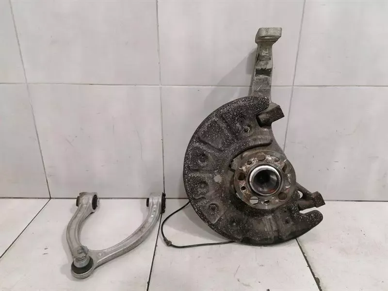 Mercedes C63 AMG W205 Left Front Hub A2053325300 Wheel Bearing Housing Front Left