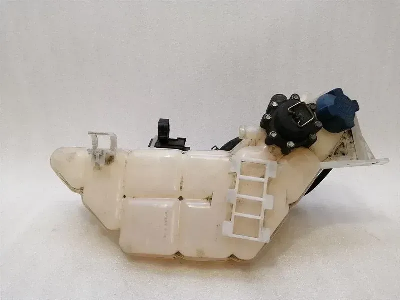 Porsche 911 997 expansion tank 99610605703 expansion tank cooling water