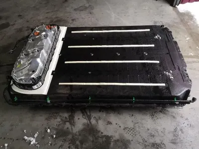 TESLA MODEL 3 LONG RANGE LiOn BATTERY 1522312-00-D BATTERY LIFT