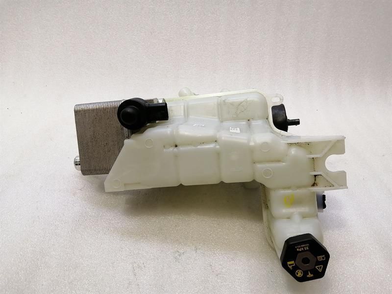 Tesla Model 3 Expansion Coolant Tank 1097016-00-D Expansion Tank