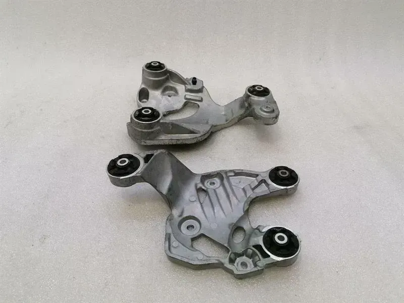 Tesla Model 3 engine mount set 1122968-00-B engine mount set