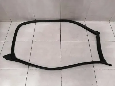 Tesla Model 3 Front Right Door Seal 1090500-00-L Door Seals Front Right