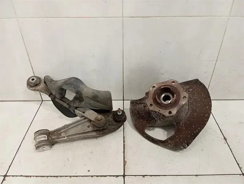 Porsche 911 991 Right Front Hub 99134115805 Wheel Bearing Housing Front Right 4S AWD