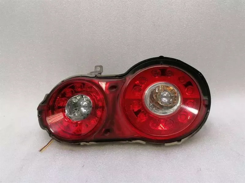Nissan GT-R R35 right rear light 26550JF00A tail light rear right