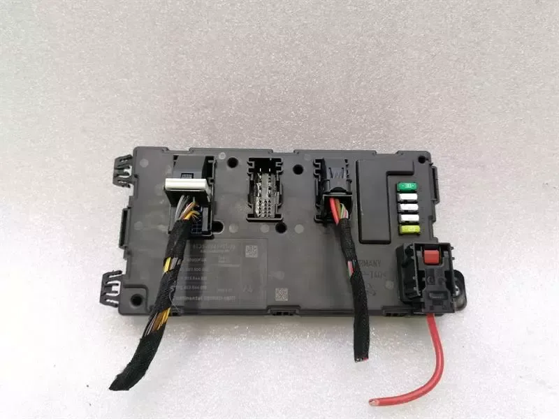 BMW M4 F82 electronic module 9866981 control unit fuse box SEM