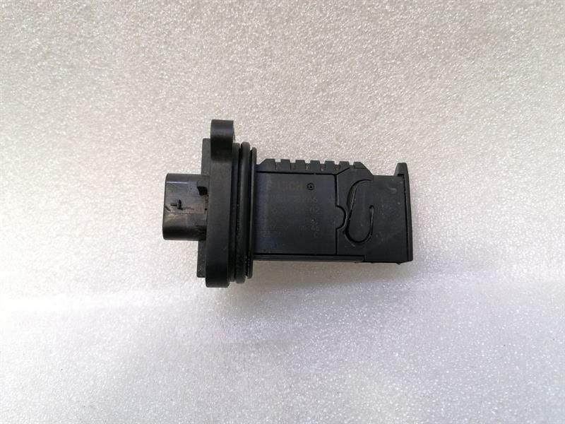 BMW 3 Series M3 F80 F30 F20 F22 Air Flow Meter 7602038 Mass Air Flow Sensor