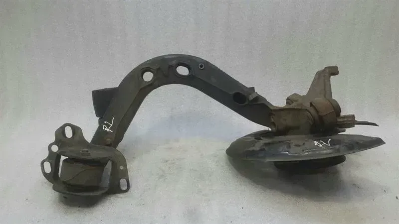 BMW Z4 E89 Left Rear Hub 6783105 Wheel Bearing Housing Rear Left 35i