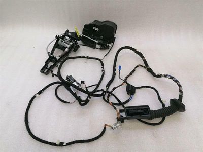 BMW M4 F82 right RHD door lock 7202150 door lock right RHD