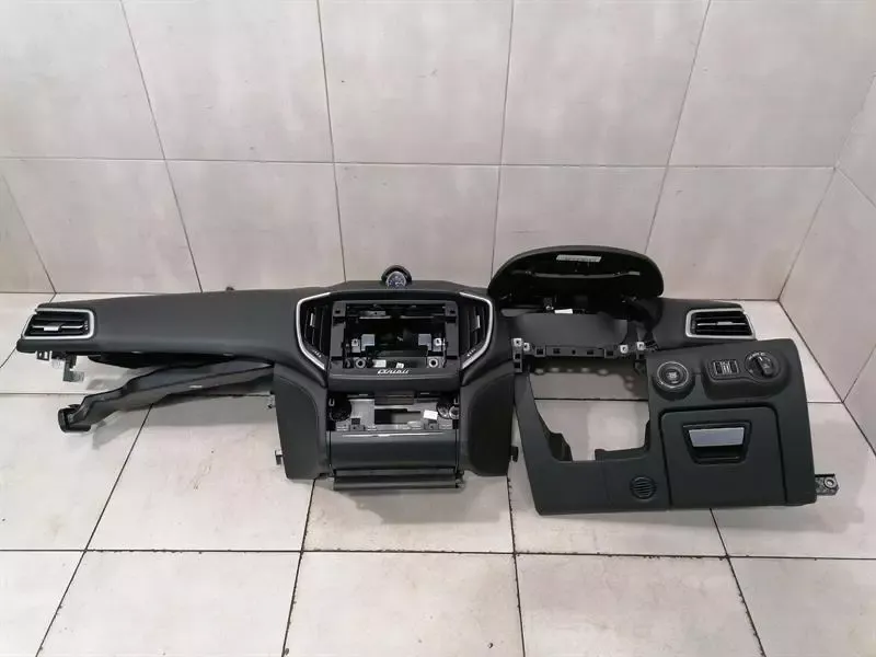 MASERATI GHIBLI M157 DASHBOARD SET WITH SWITCHES AND CLOCK RIGHT HAND DRIVE RHD