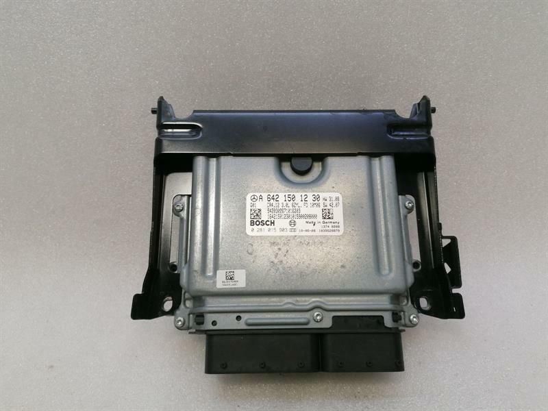 Mercedes CLS W219 Engine ECU A6421501230 Engine Control Unit OM642 V6