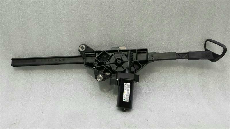 Mercedes E Class W207 right seatbelt feeder A20778600282 belt strap front right