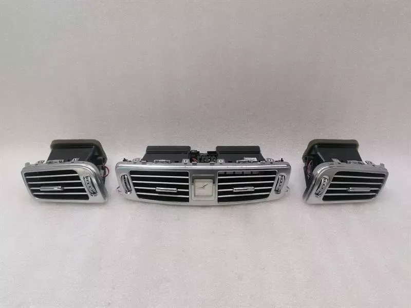 Mercedes CLS W218 air vent set A2188300754 ventilation nozzle ventilation grille set